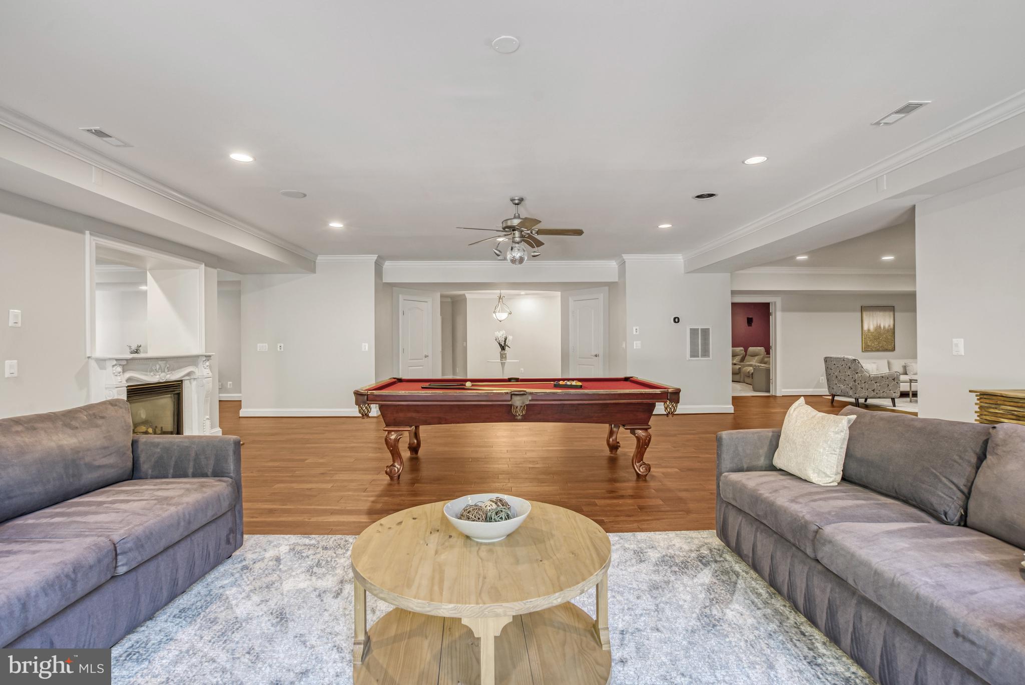 WOODSIDE ESTATES - Residential