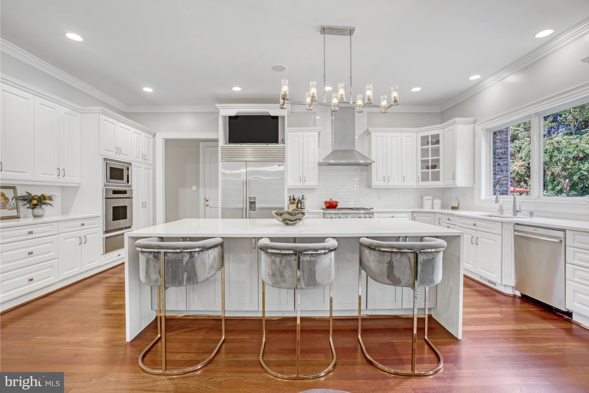 WOODSIDE ESTATES - Residential