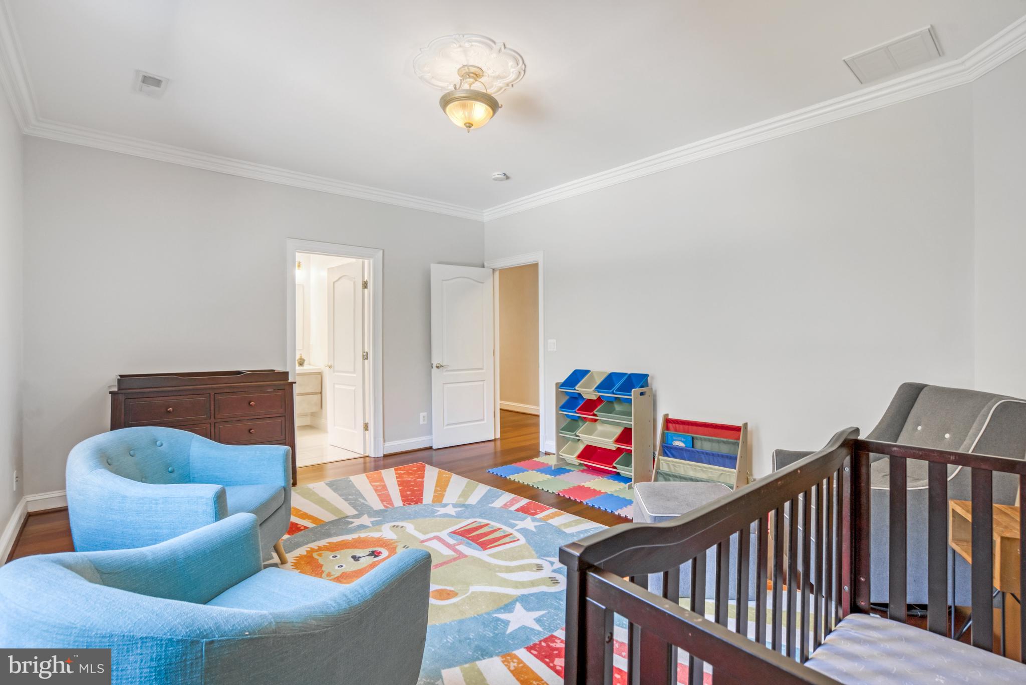 WOODSIDE ESTATES - Residential