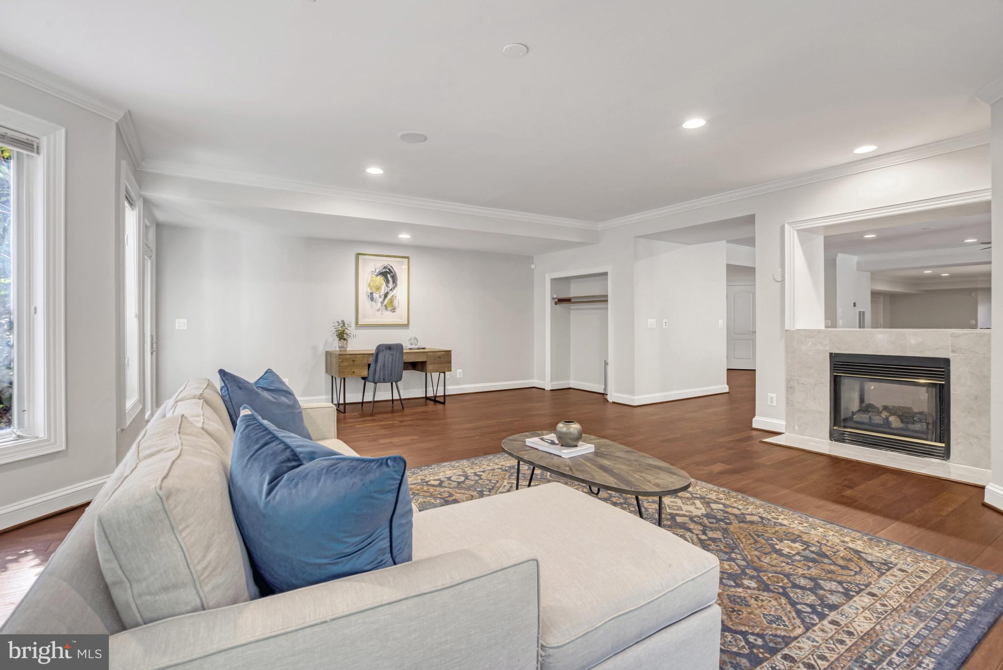 WOODSIDE ESTATES - Residential