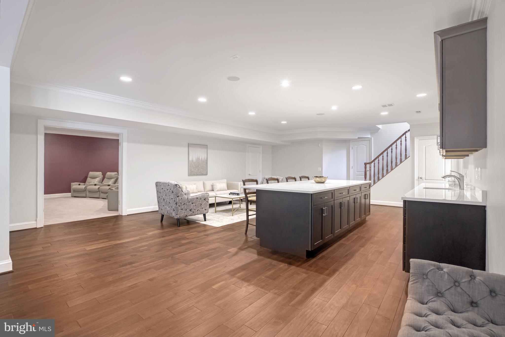 WOODSIDE ESTATES - Residential