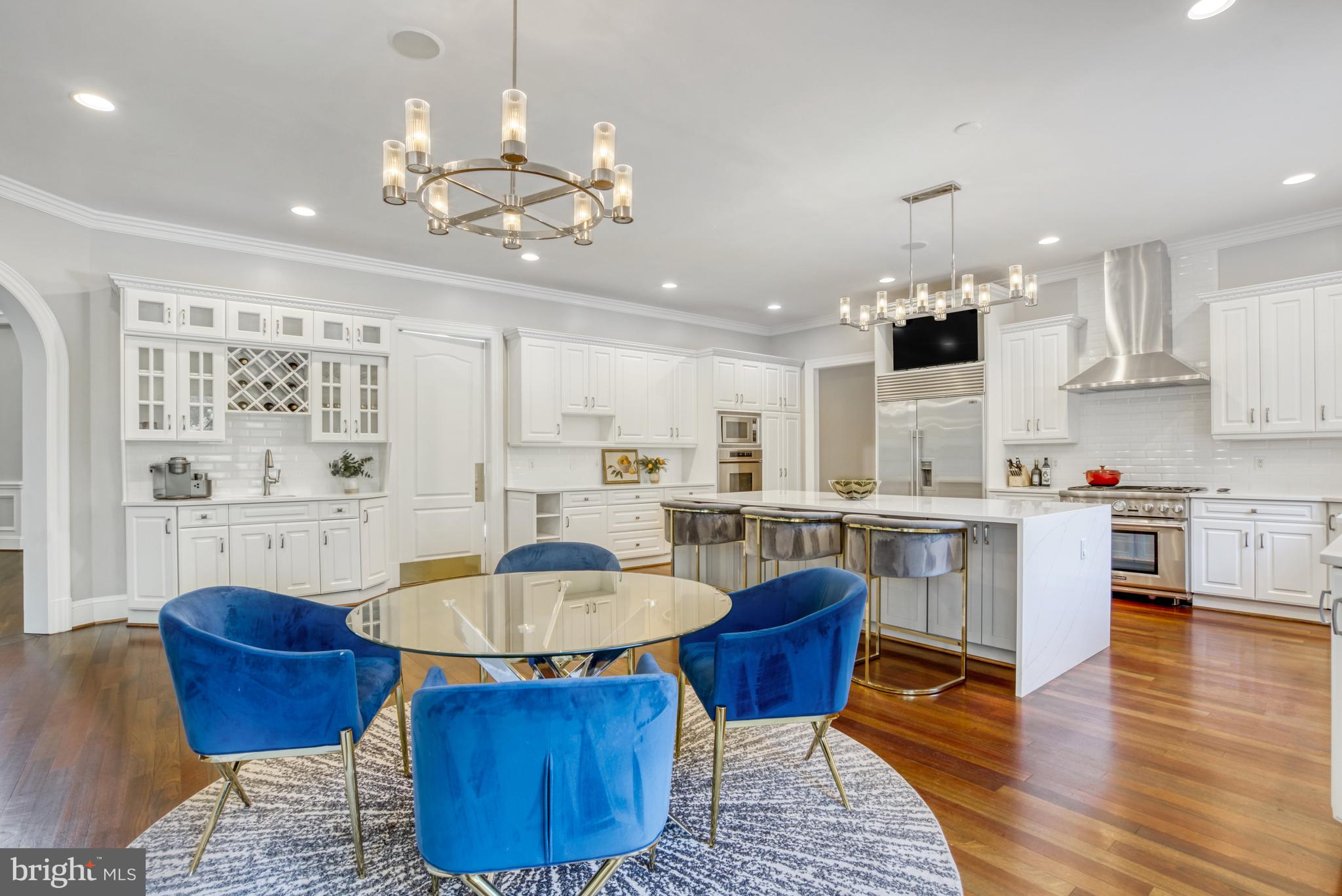 WOODSIDE ESTATES - Residential