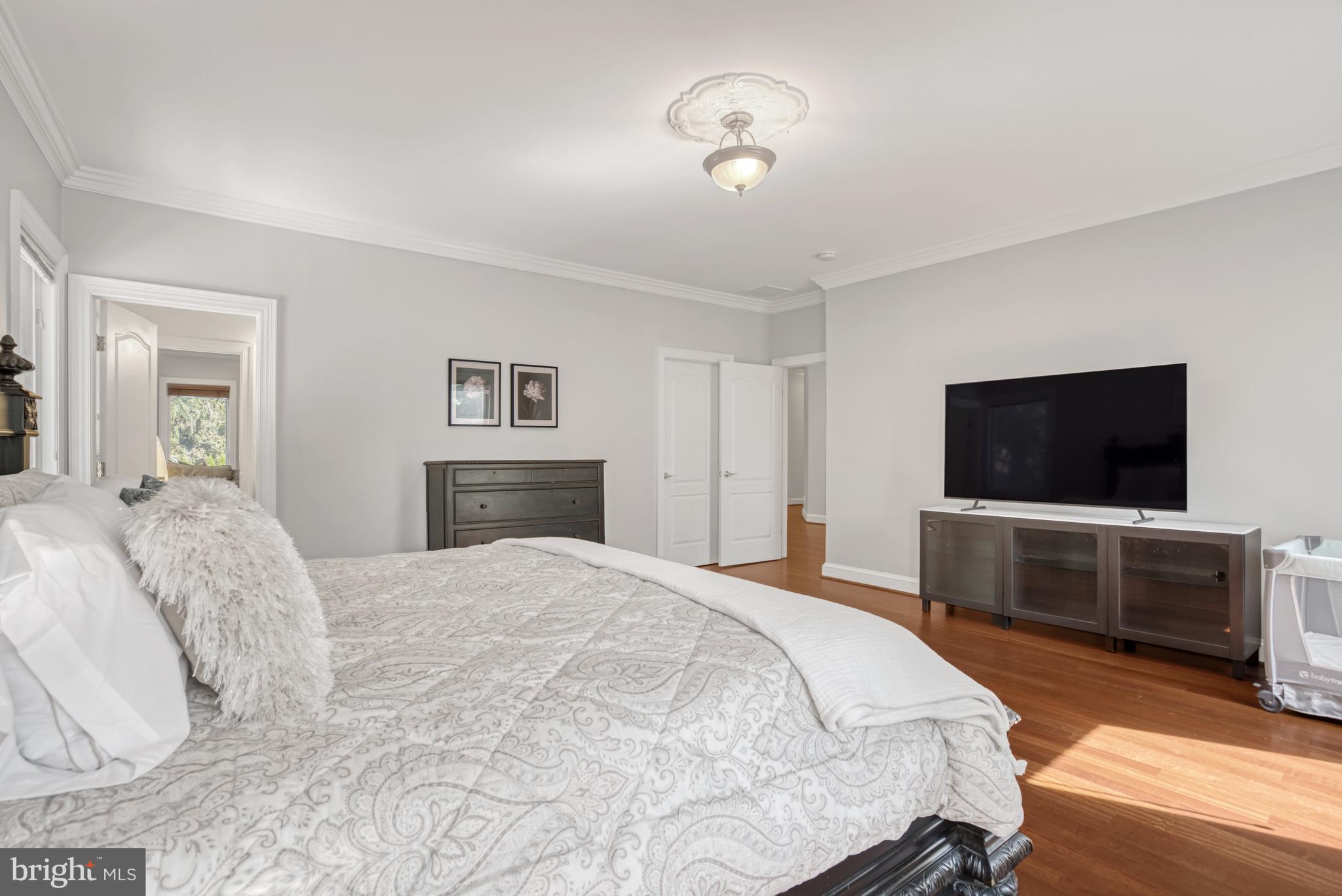 WOODSIDE ESTATES - Residential