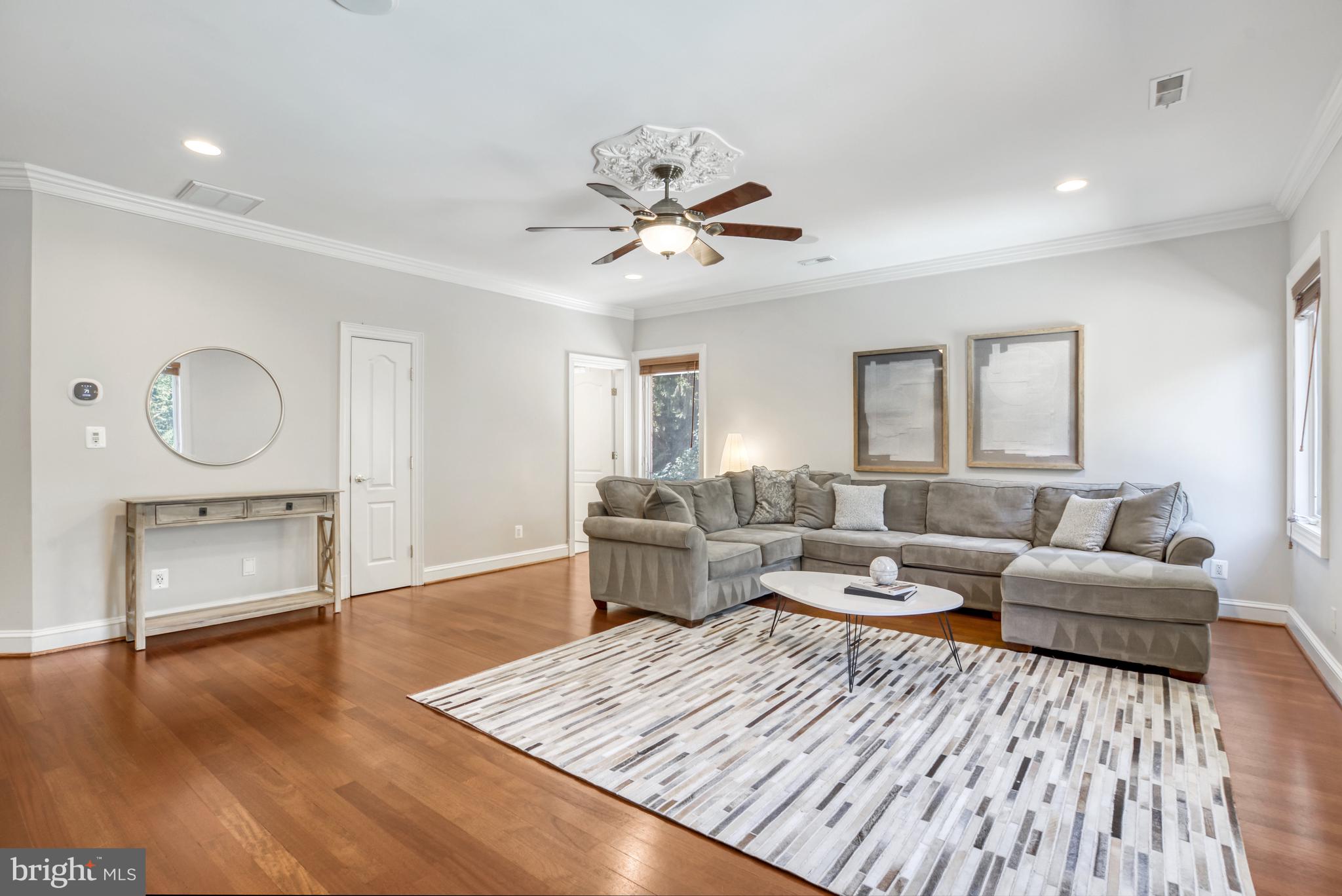 WOODSIDE ESTATES - Residential