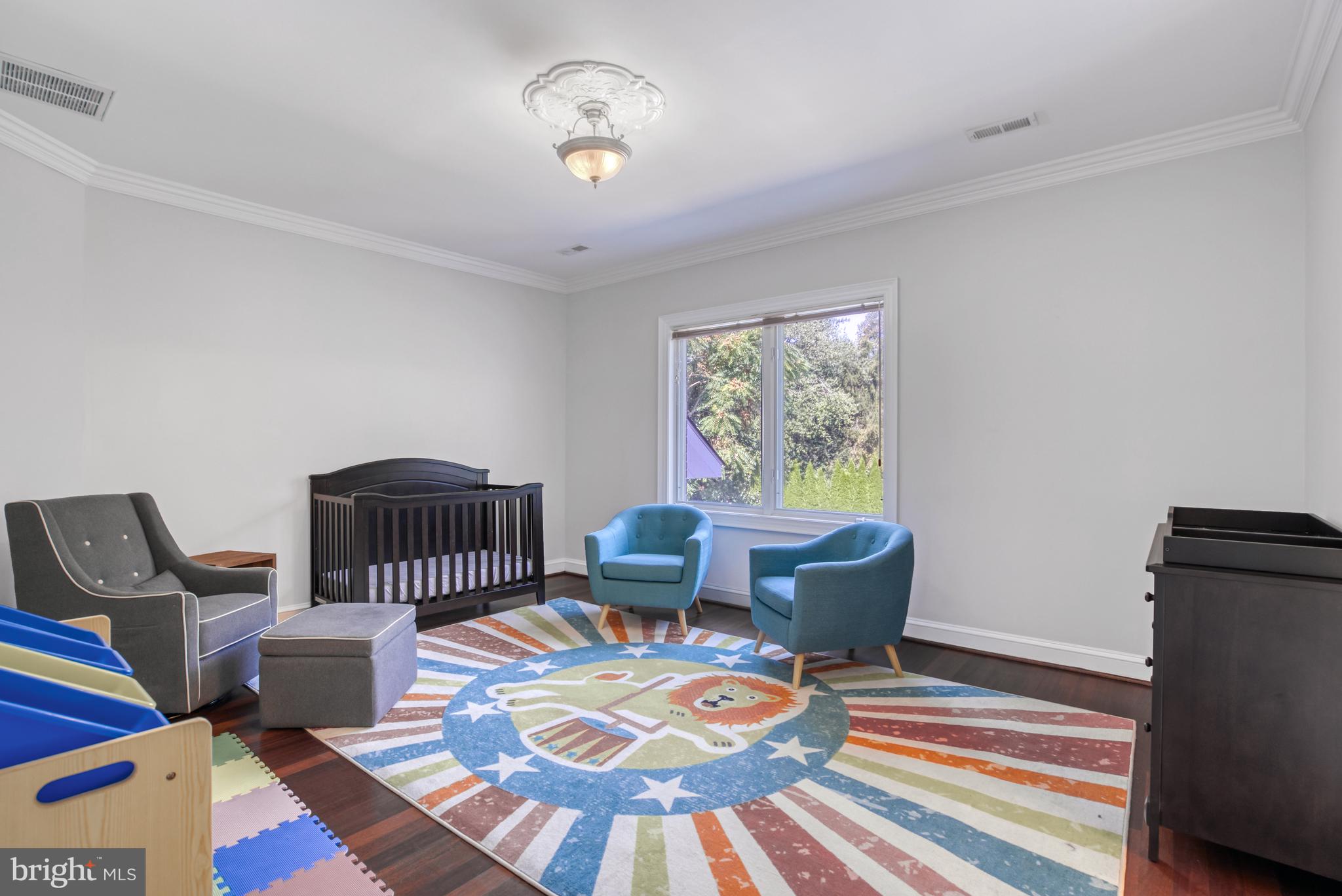 WOODSIDE ESTATES - Residential