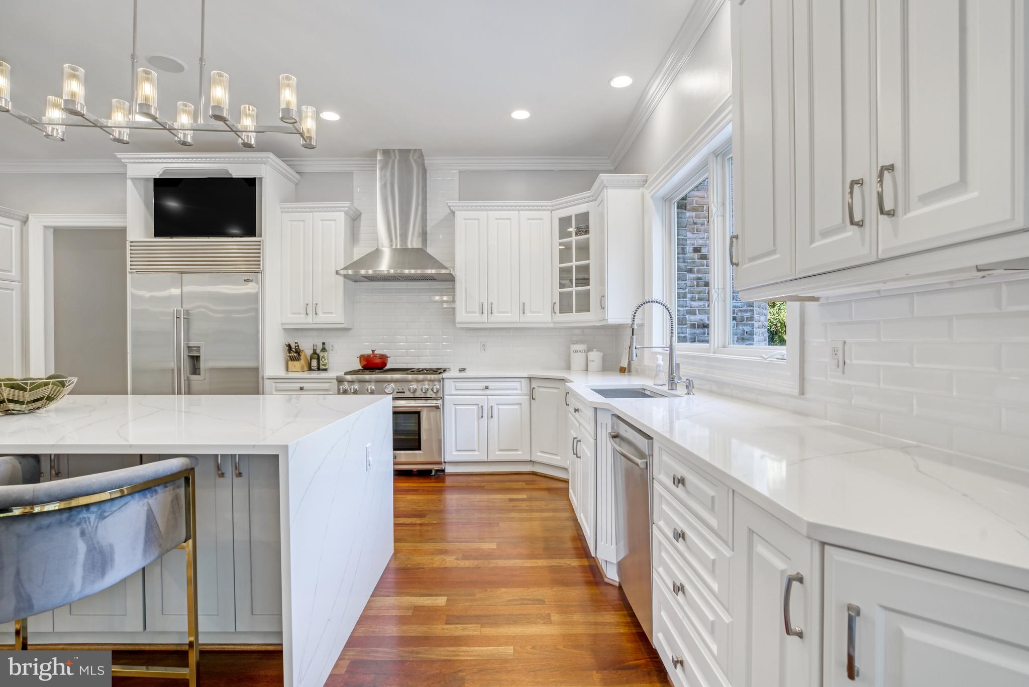 WOODSIDE ESTATES - Residential