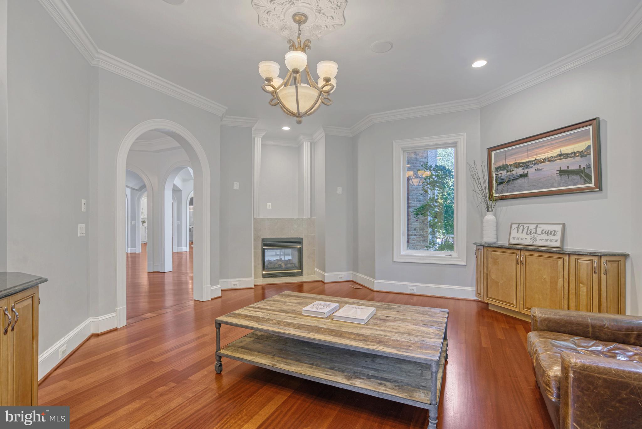 WOODSIDE ESTATES - Residential