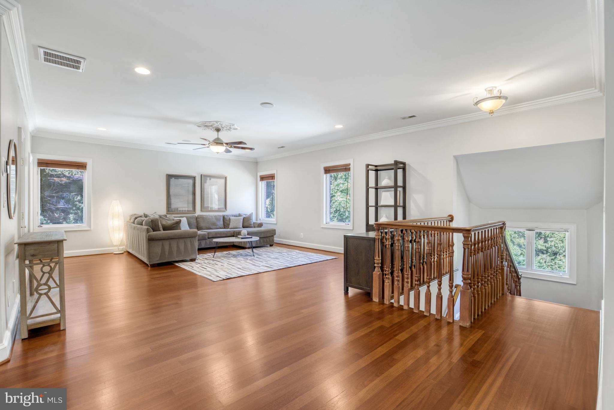 WOODSIDE ESTATES - Residential