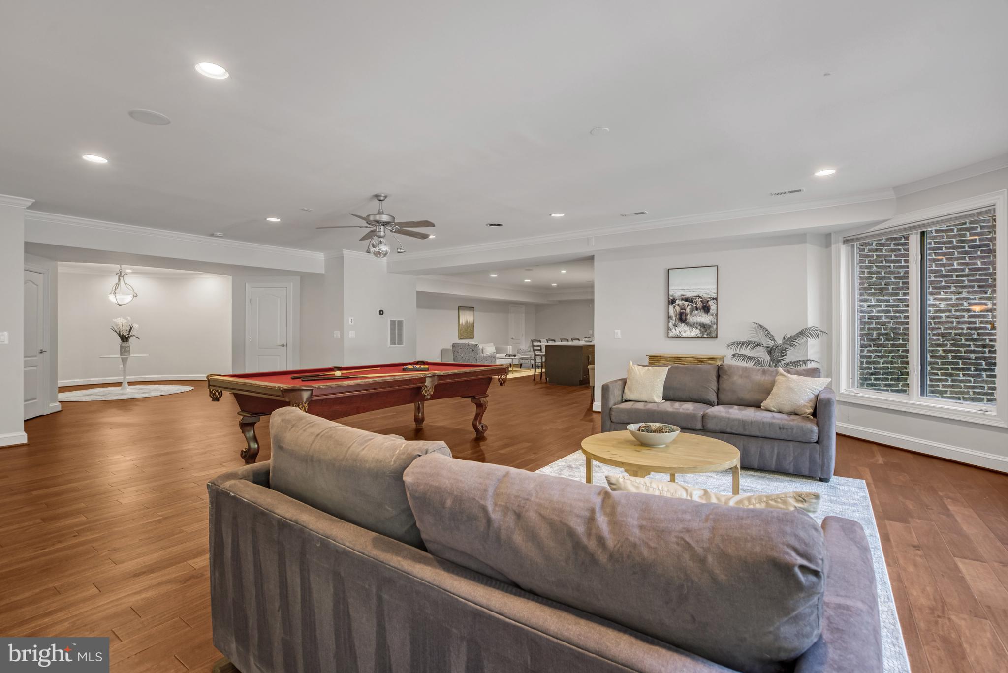 WOODSIDE ESTATES - Residential