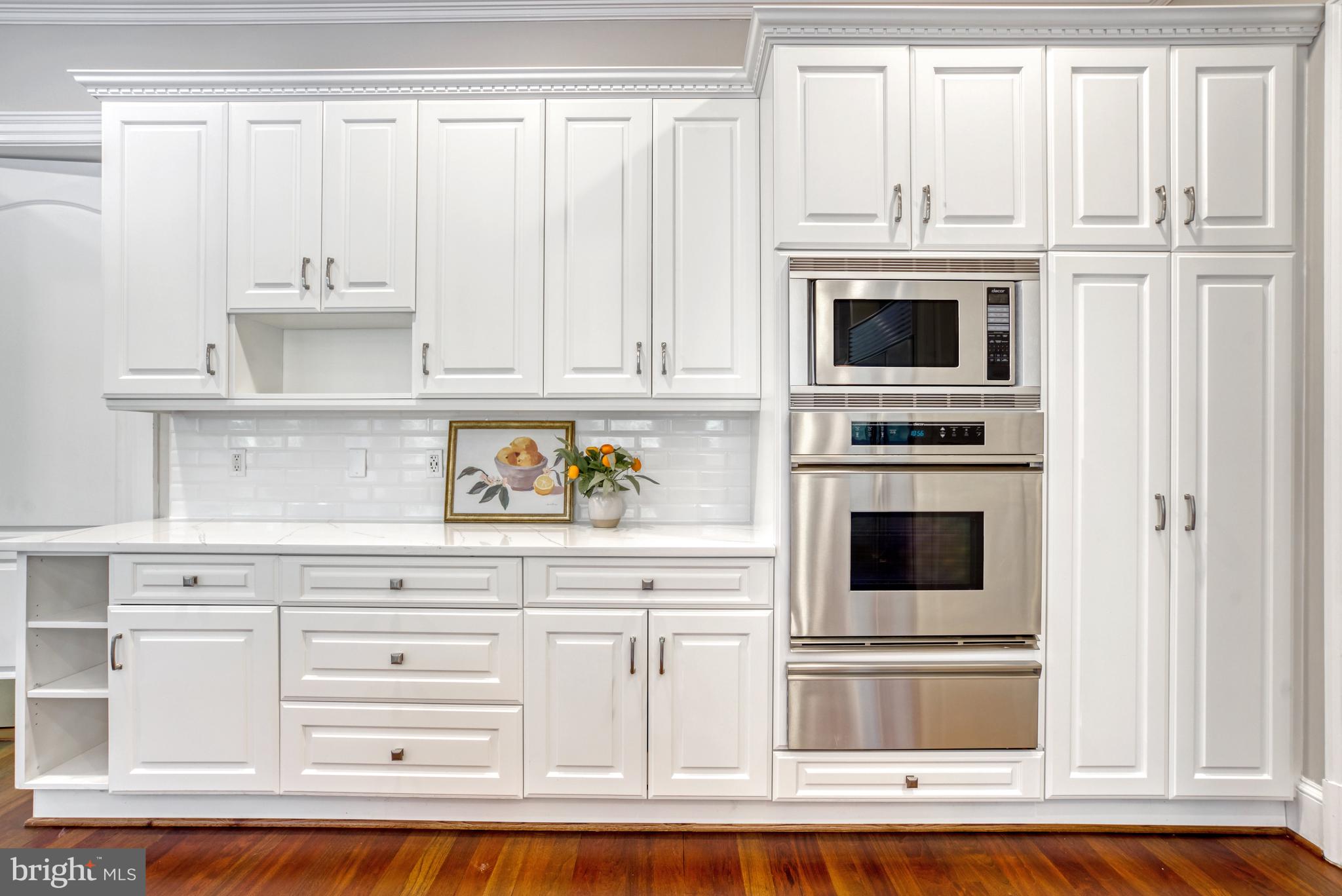 WOODSIDE ESTATES - Residential