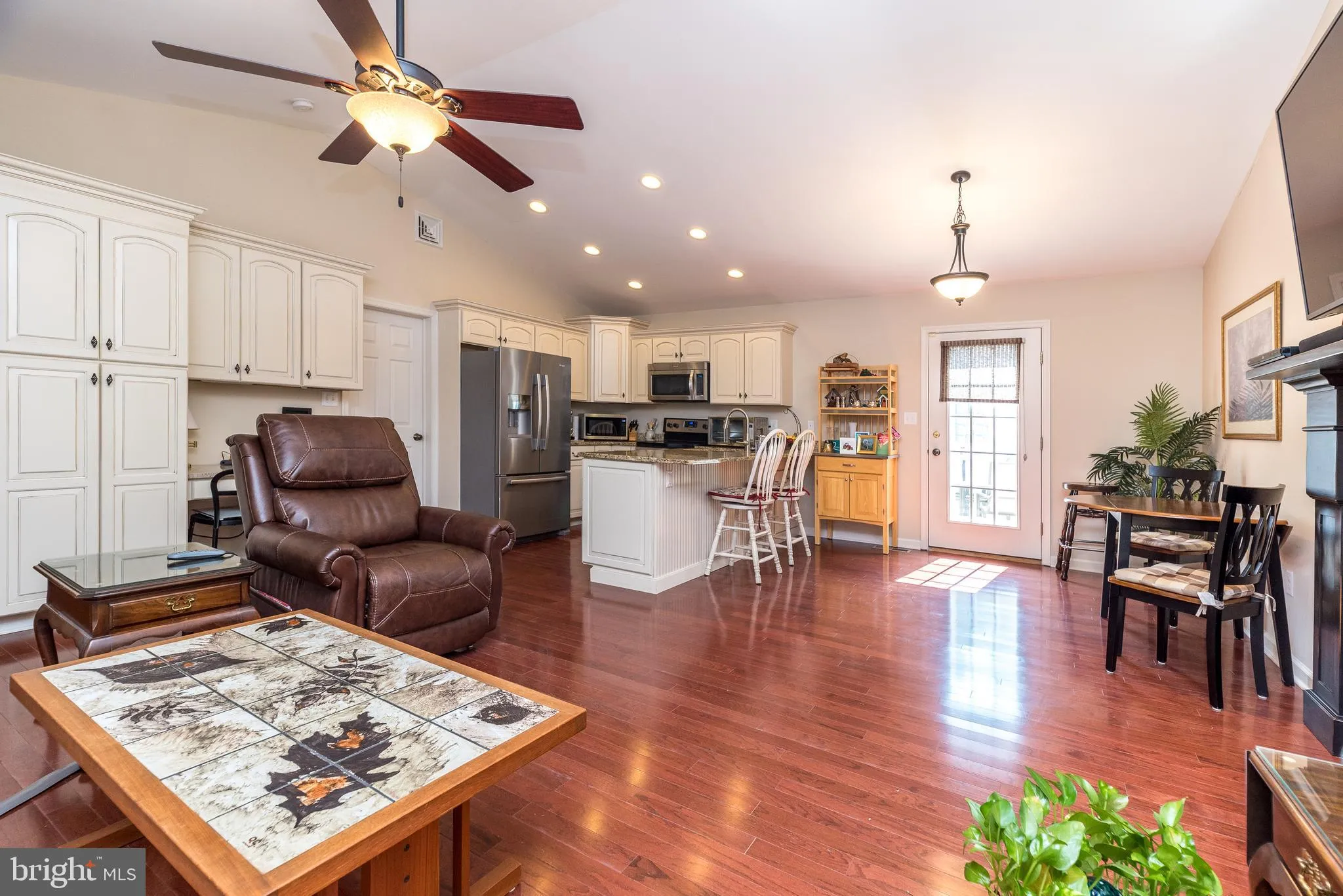 Dublin, Pennsylvania 18917, United States, 3 Bedrooms Bedrooms, ,3 BathroomsBathrooms,Residential,Pending,208061