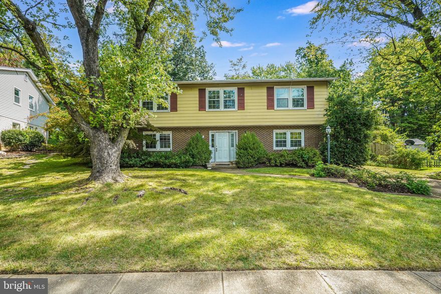 3 bedrooms on the upper level and one on the lower level. 3 full bathrooms. Hardwood floors. Dining room. Family room. Rec room with fireplace. Lots of storage. No HOA. Large fenced backyard.  Shed. Patio.  Attic with storage. The house needs some TLC.