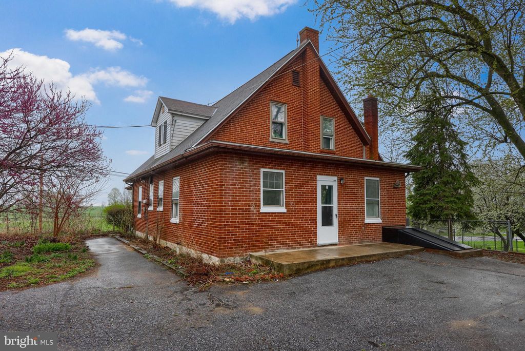 Photo of 670 Greentree Road, ELIZABETHTOWN, PA 17022 (MLS # PALA2067892)