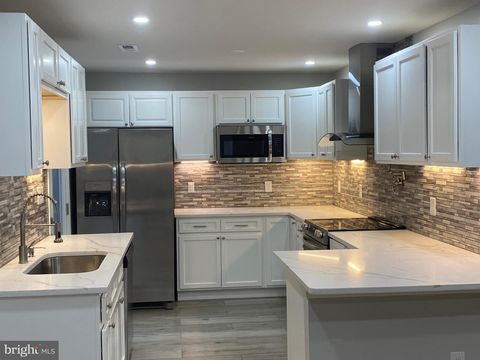 8821 W FORT FOOTE TERRACE FORT WASHINGTON MD 20744