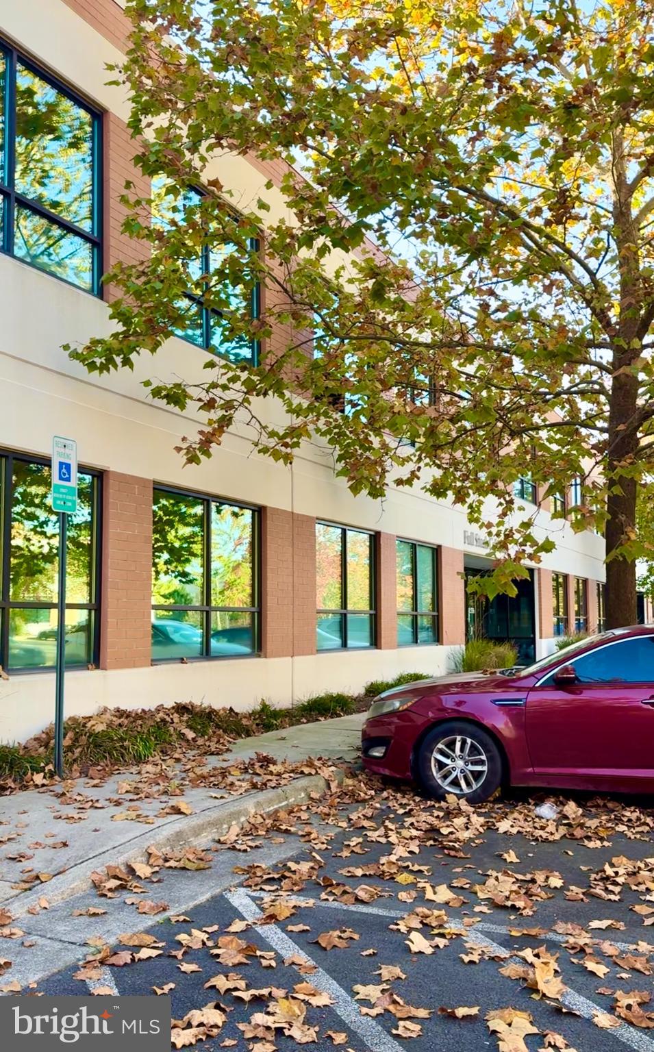 DULLES TRADE CENTER - Commercial Sale