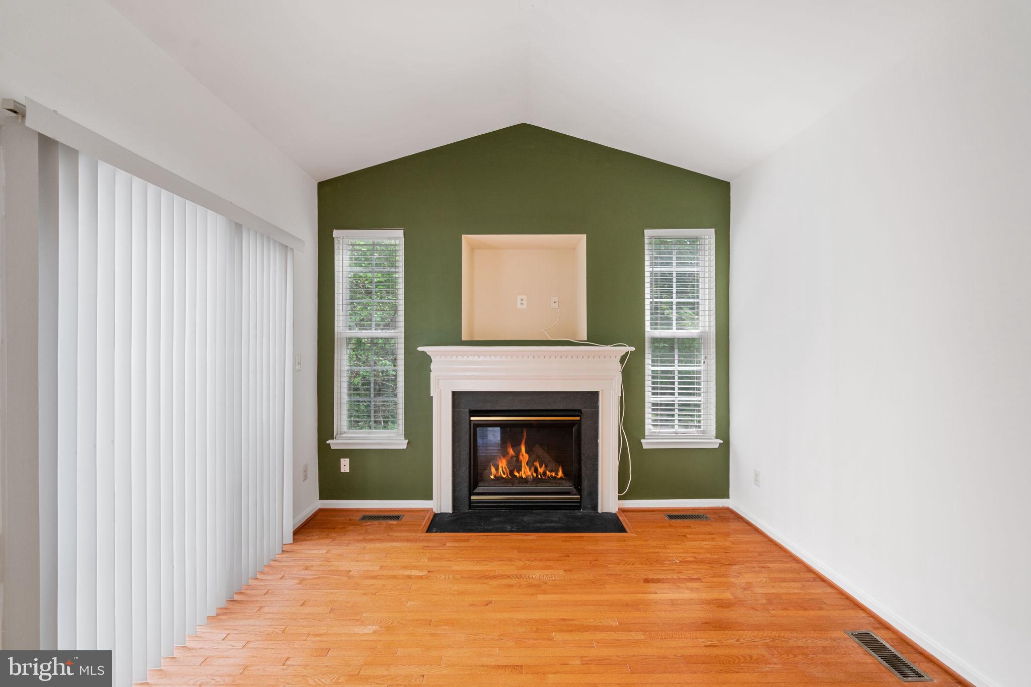 INDEPENDENCE - Residential Lease