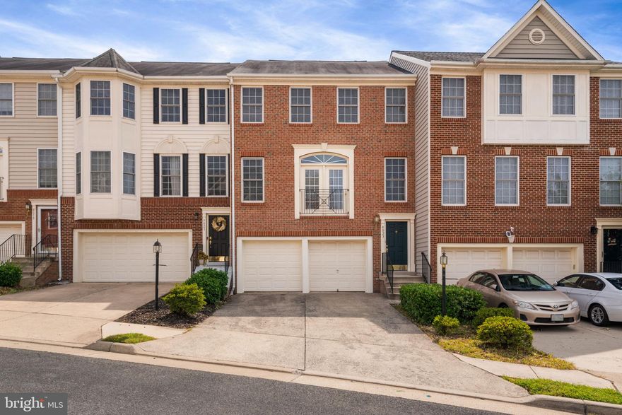 2500+sf, 2 car garage, beautiful, move-in ready, Providence Model townhouse with bump-outs on 2 levels; full of light; back to trees. 
Hardwood floor on main level which has a Family Room, Dining Room, Kitchen, Kitchen table space and a large Bump-out with gas fireplace. Big window in Living Room has a balcony.
 New carpet & Fresh paint on upper level.
New waterproof laminate floor on lower level. 
New hardwood on stairs. 
Close to shopping, Costco, Broad Run VRE station. Easy access to Prince William Parkway, I-66, Rt 28.
Income qualification requirements: 40 x monthly rent. Minimum credit score 670. $75 repair deductible.