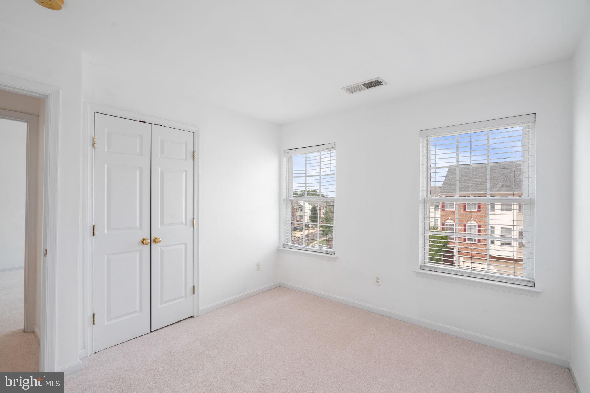 INDEPENDENCE - Residential Lease