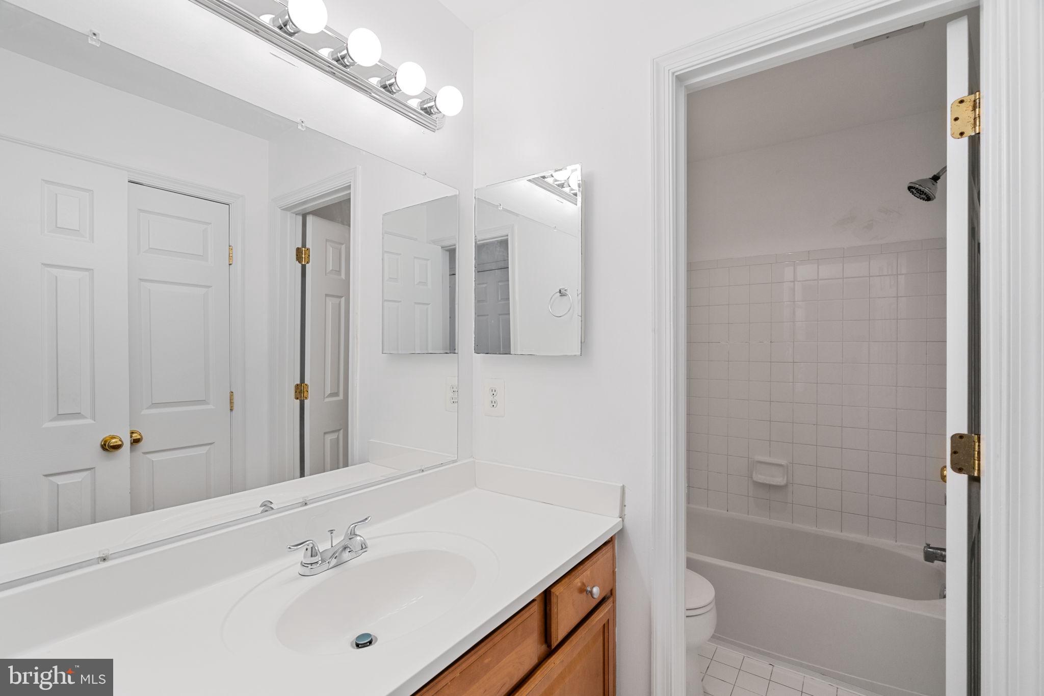 INDEPENDENCE - Residential Lease