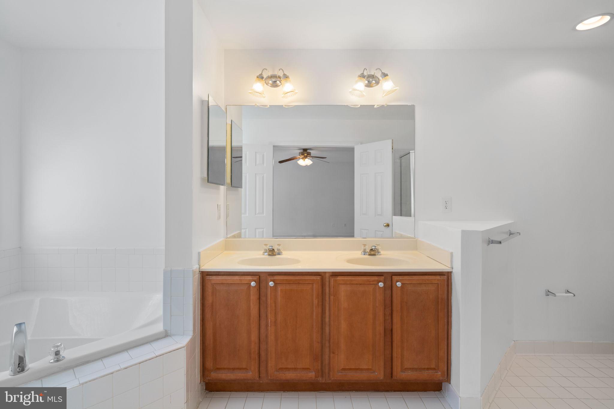 INDEPENDENCE - Residential Lease