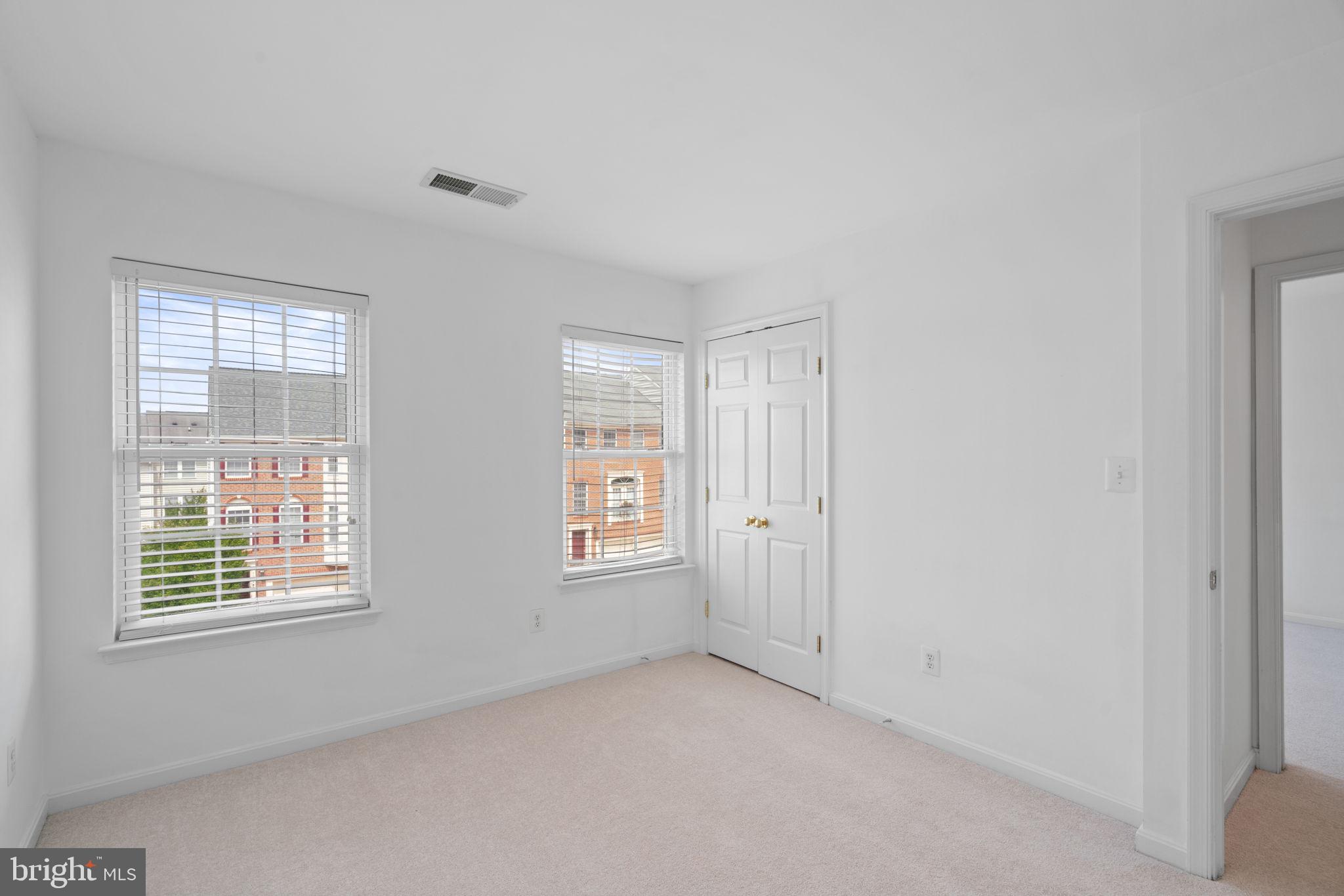 INDEPENDENCE - Residential Lease