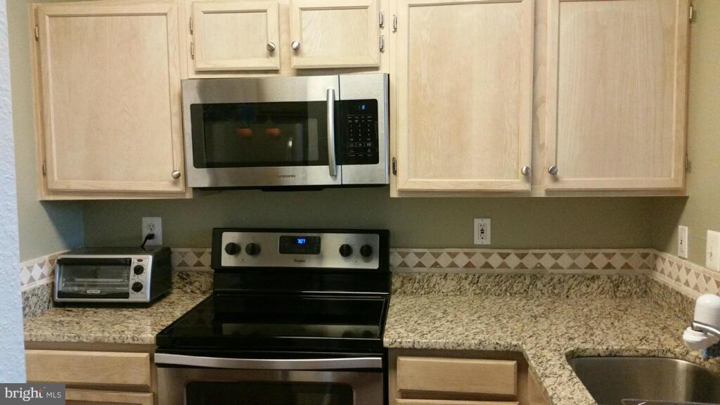 GATES OF MCLEAN - Residential