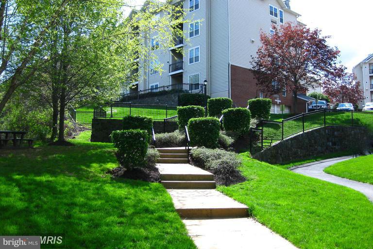 GATES OF MCLEAN - Residential