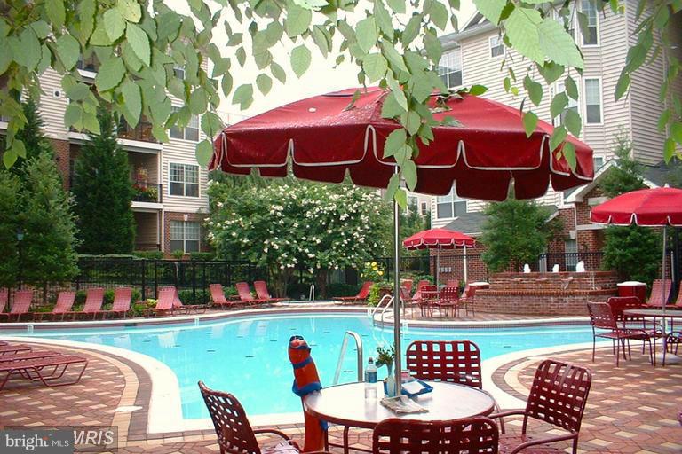 GATES OF MCLEAN - Residential