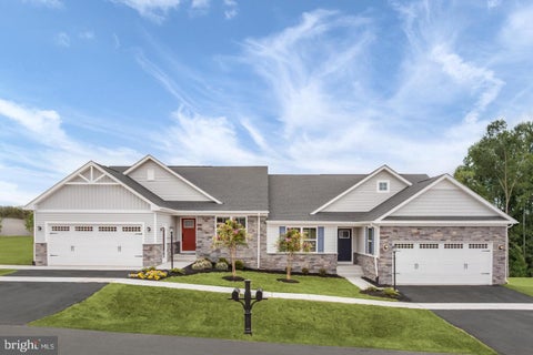 Townhouse For Sale - 720 Mina Circle<br/> Franklin County, GREENCASTLE, PA 17225