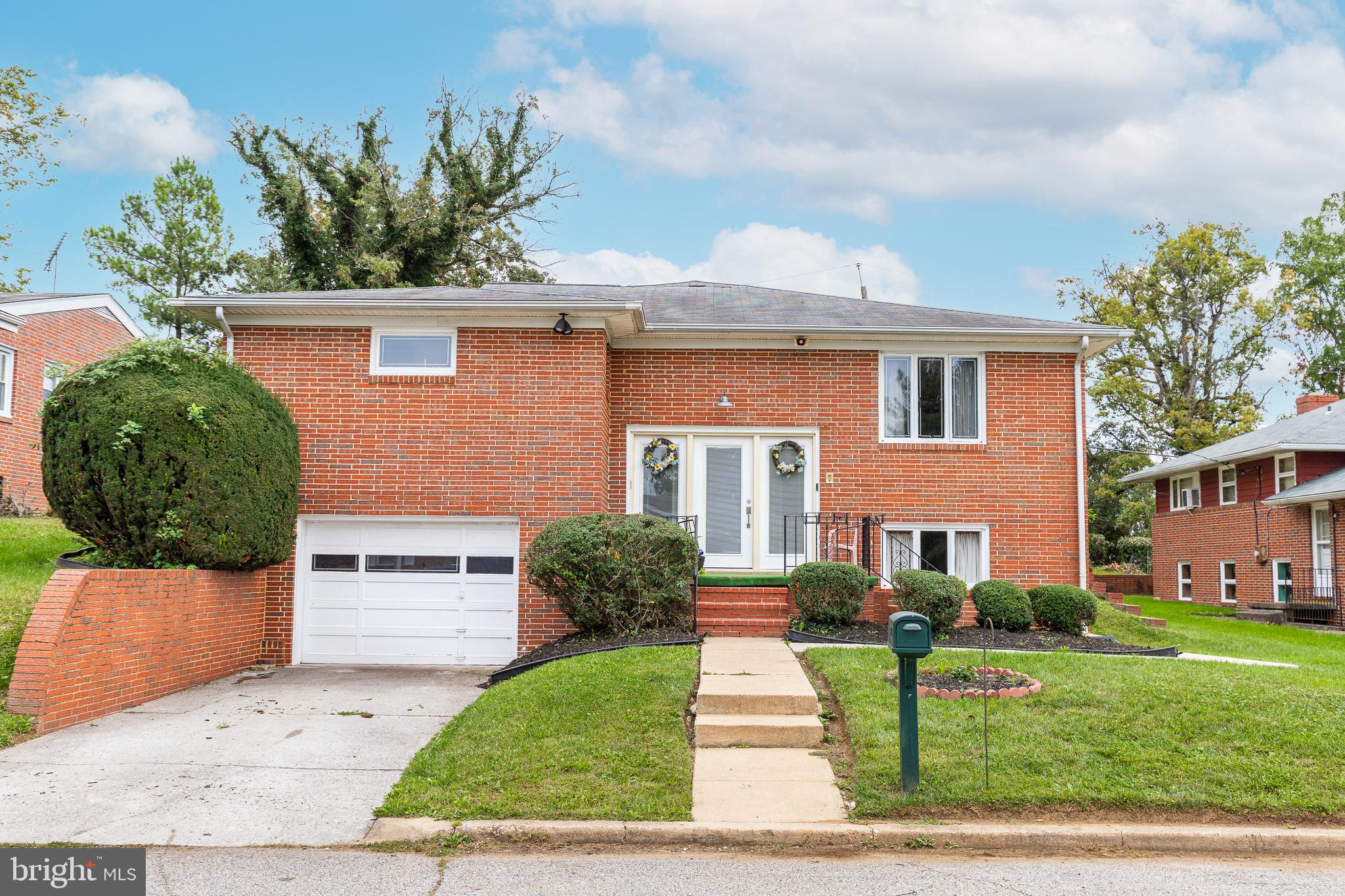 HILLSDALE ESTATES - Residential