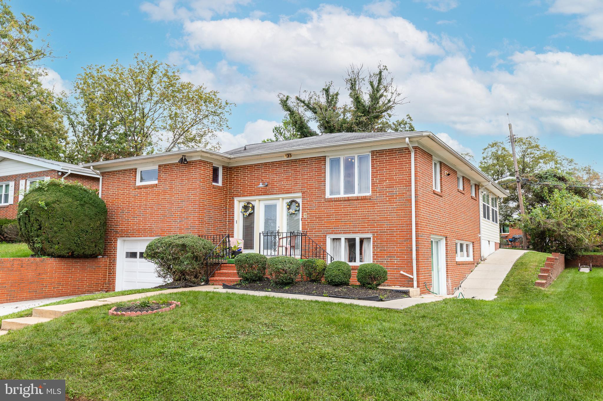 HILLSDALE ESTATES - Residential