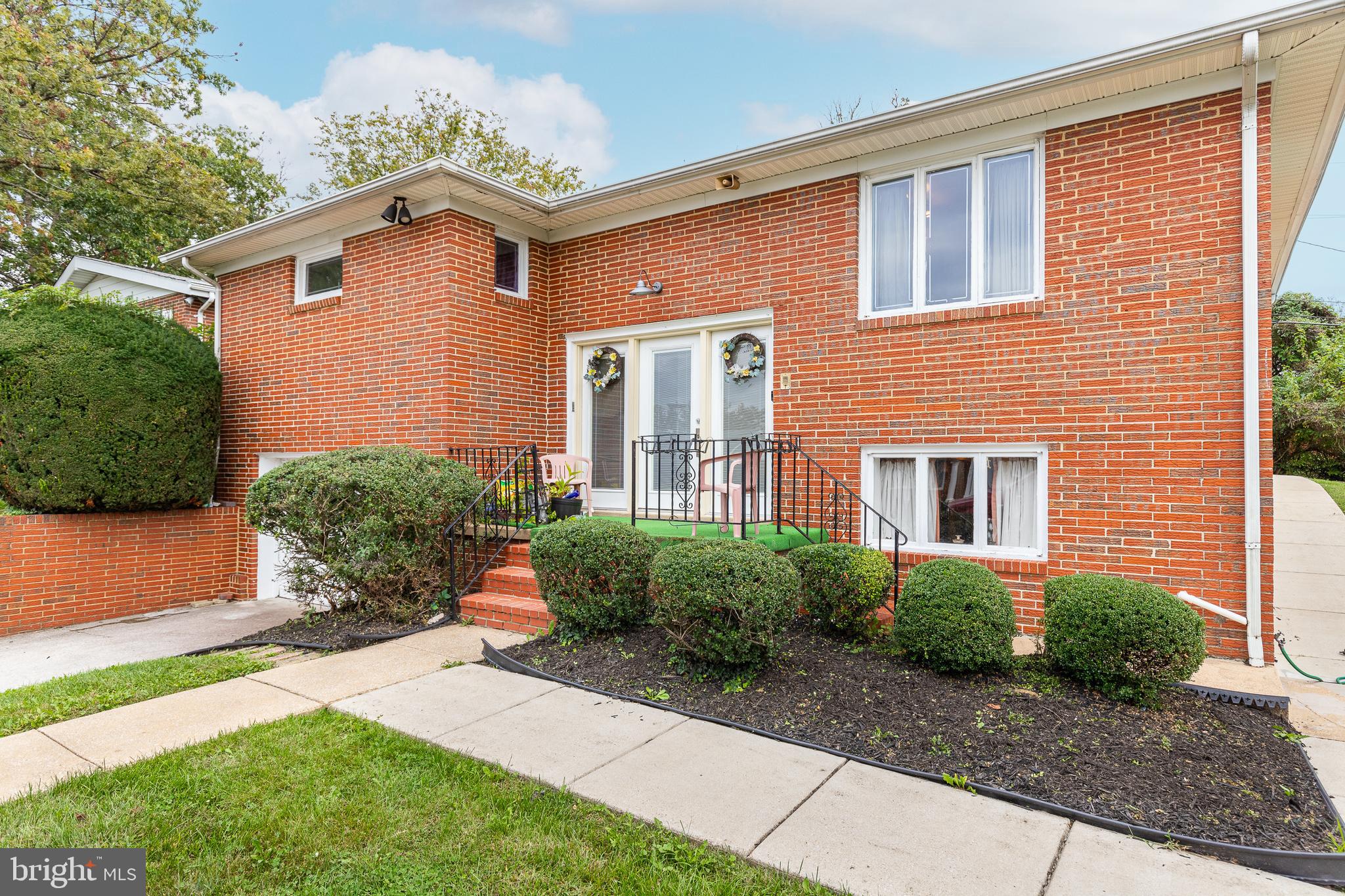 HILLSDALE ESTATES - Residential