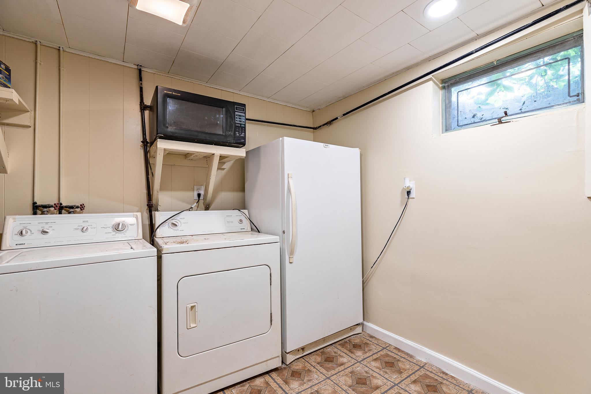 HILLSDALE ESTATES - Residential