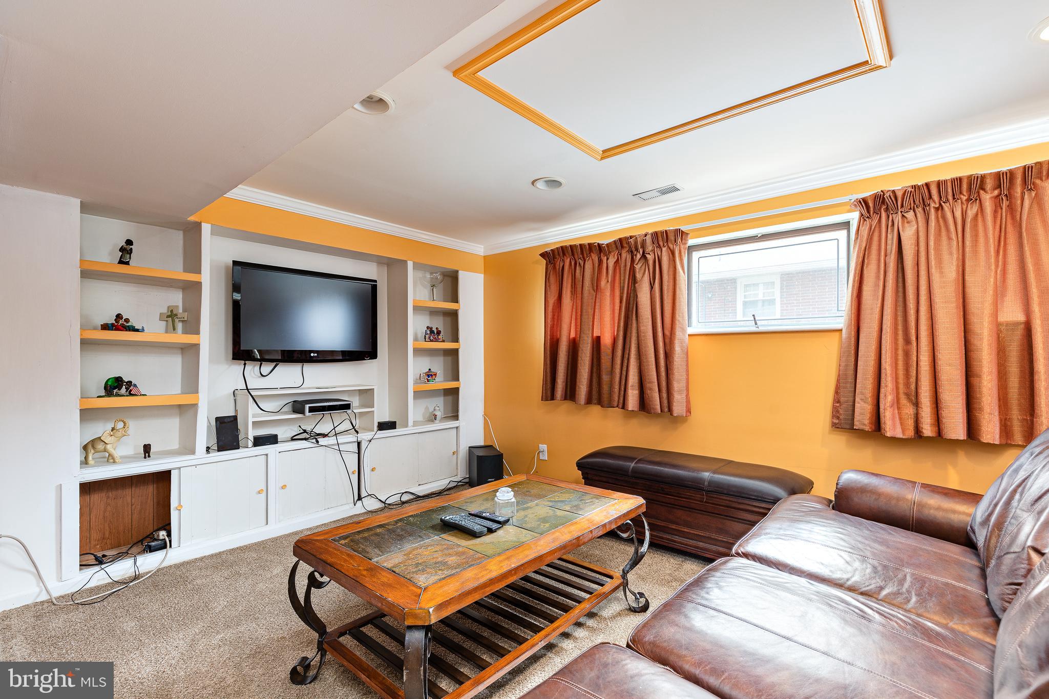 HILLSDALE ESTATES - Residential