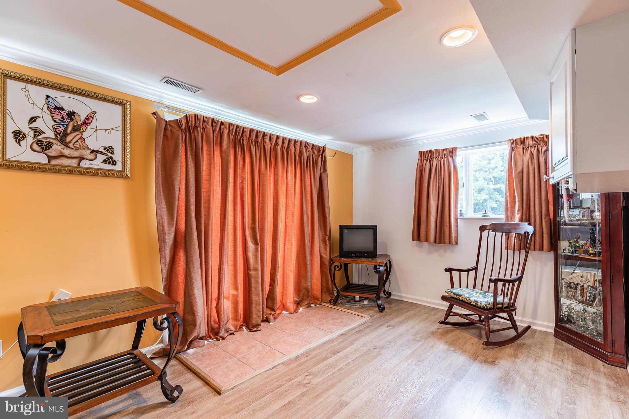 HILLSDALE ESTATES - Residential