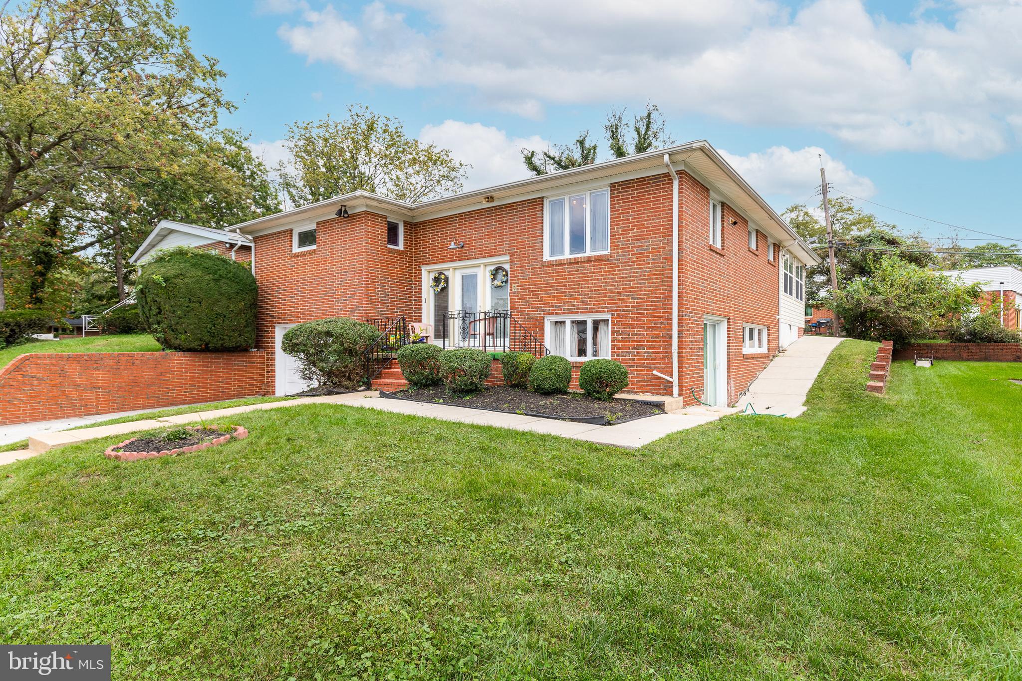 HILLSDALE ESTATES - Residential