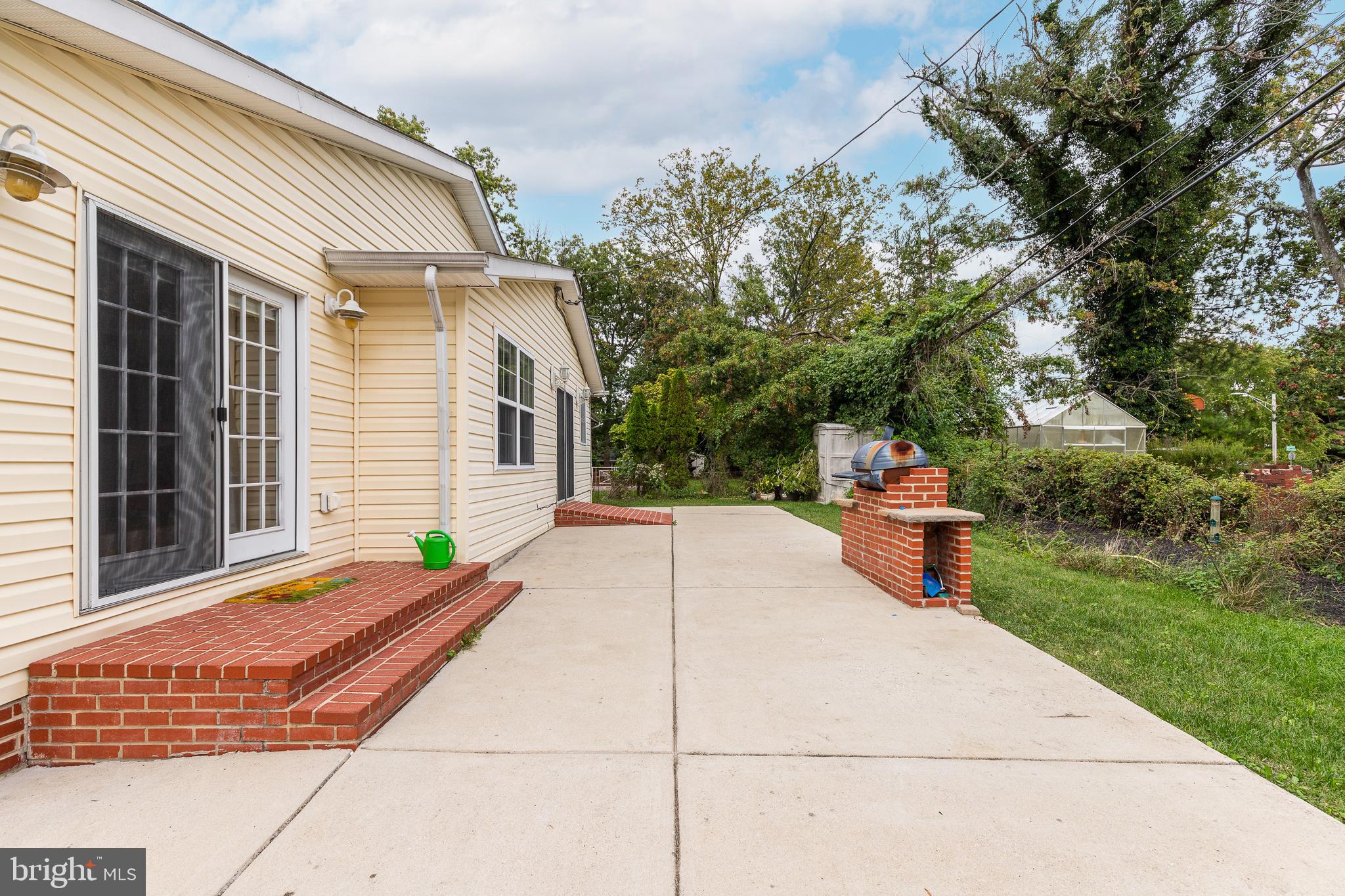 HILLSDALE ESTATES - Residential