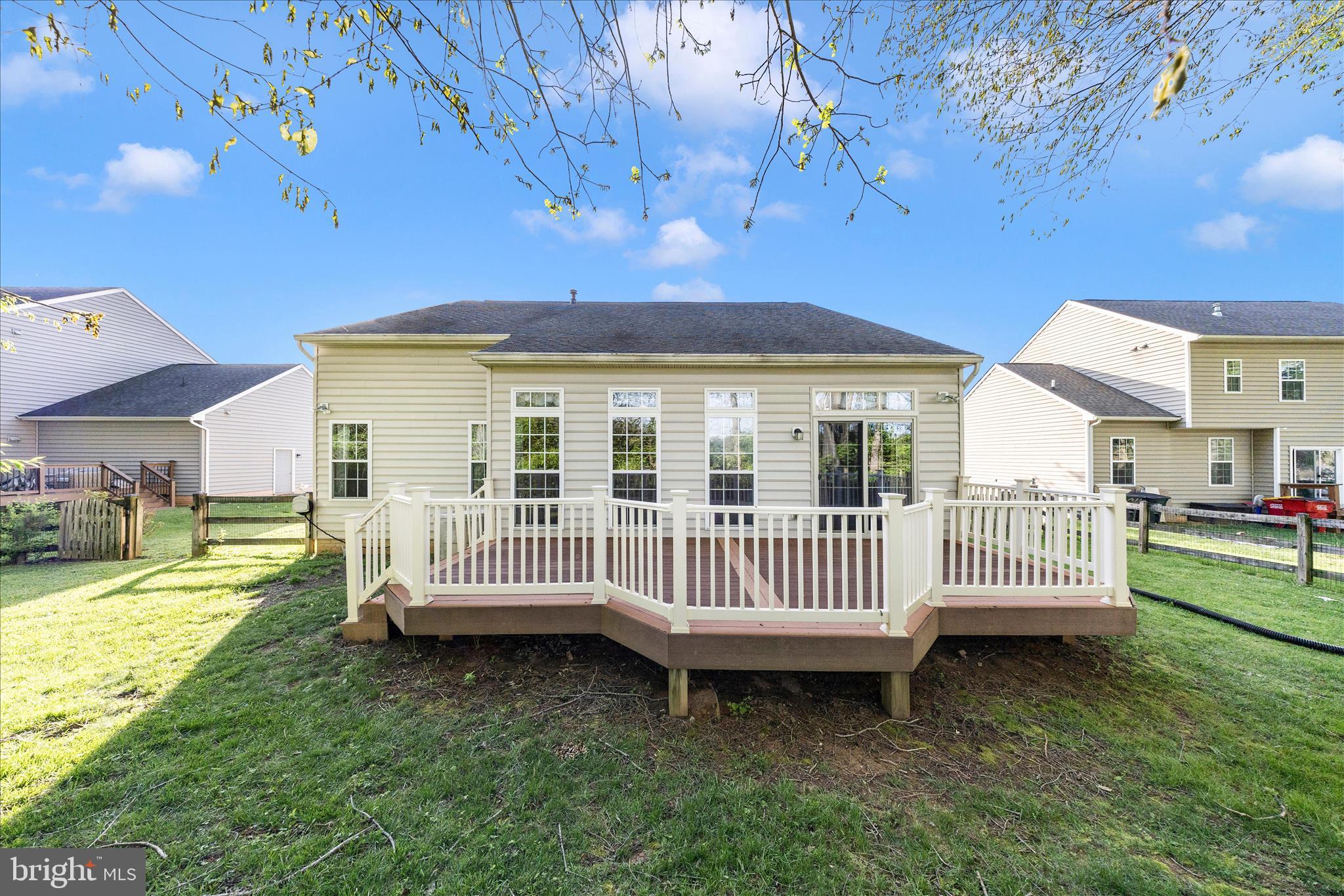 THE VILLAGE OF WASHINGTON TRAIL EAST - Residential