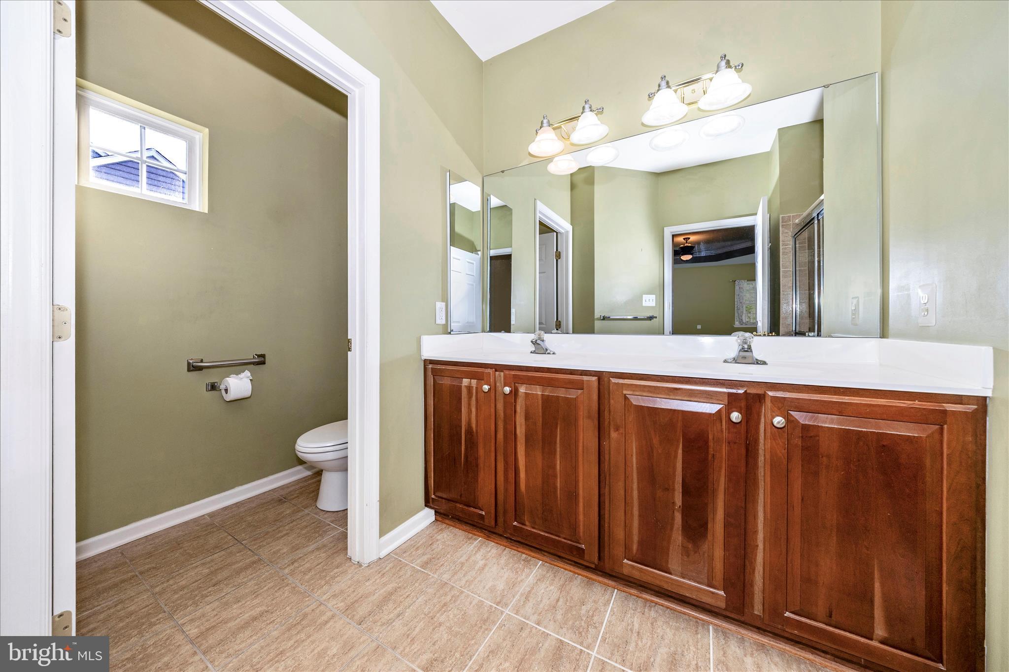 THE VILLAGE OF WASHINGTON TRAIL EAST - Residential