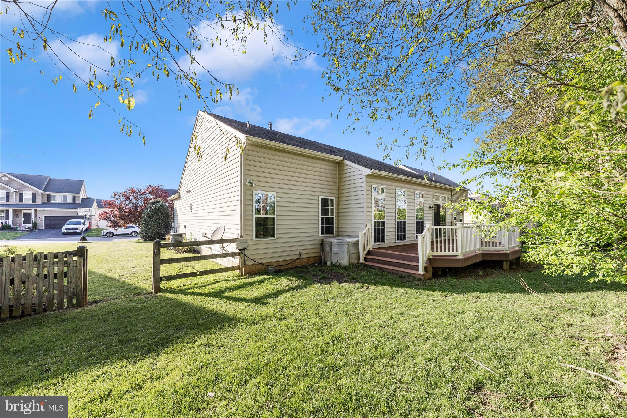 THE VILLAGE OF WASHINGTON TRAIL EAST - Residential