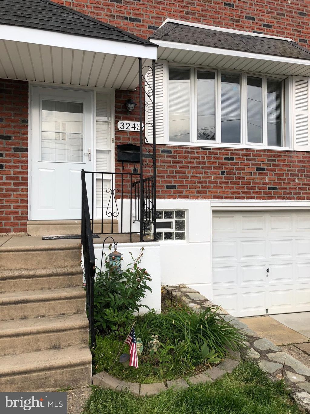 Photo of 3243 Lester Road, PHILADELPHIA, PA 19154 (MLS # PAPH2548080)