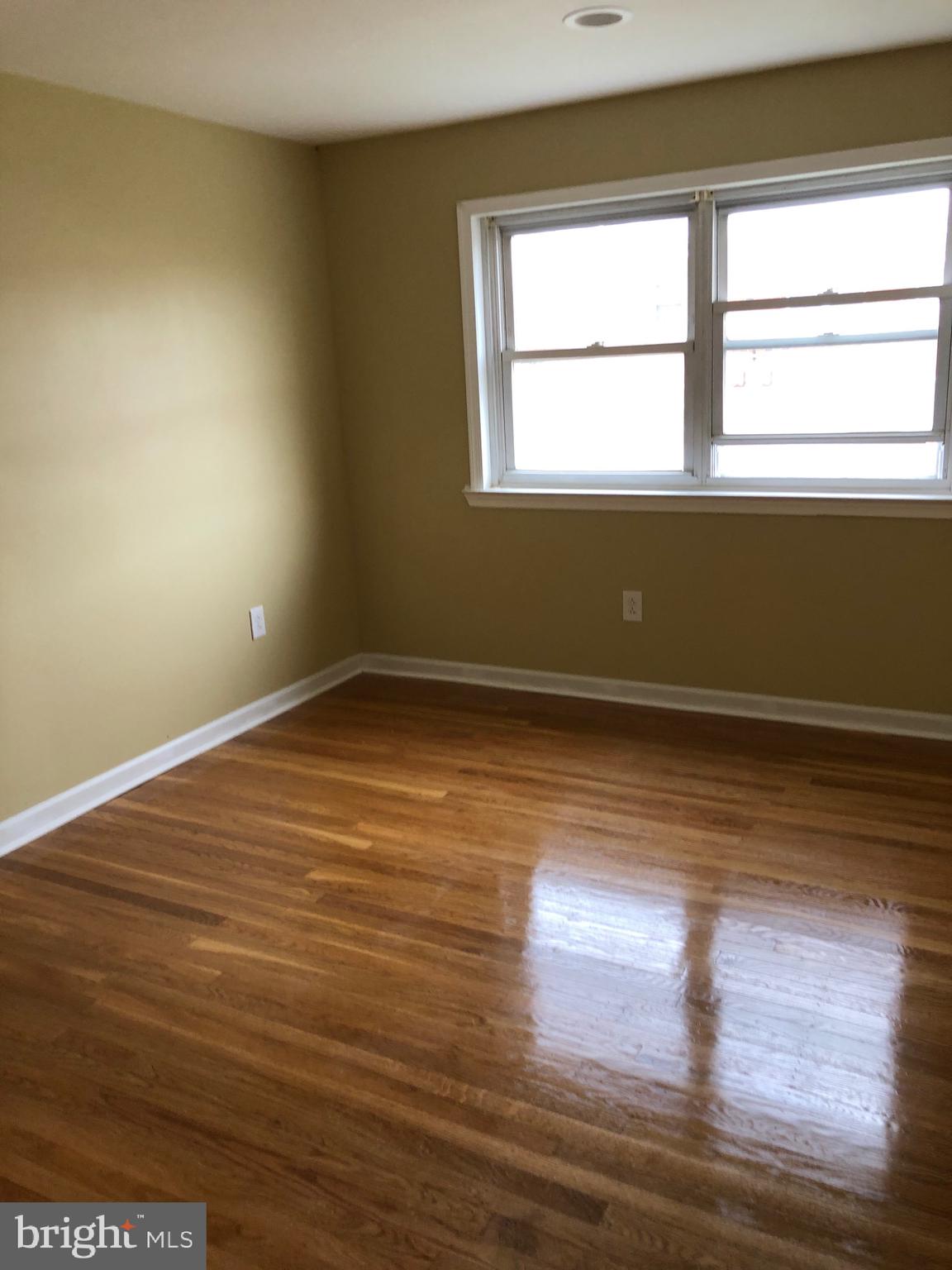 PARKWOOD - Residential Lease