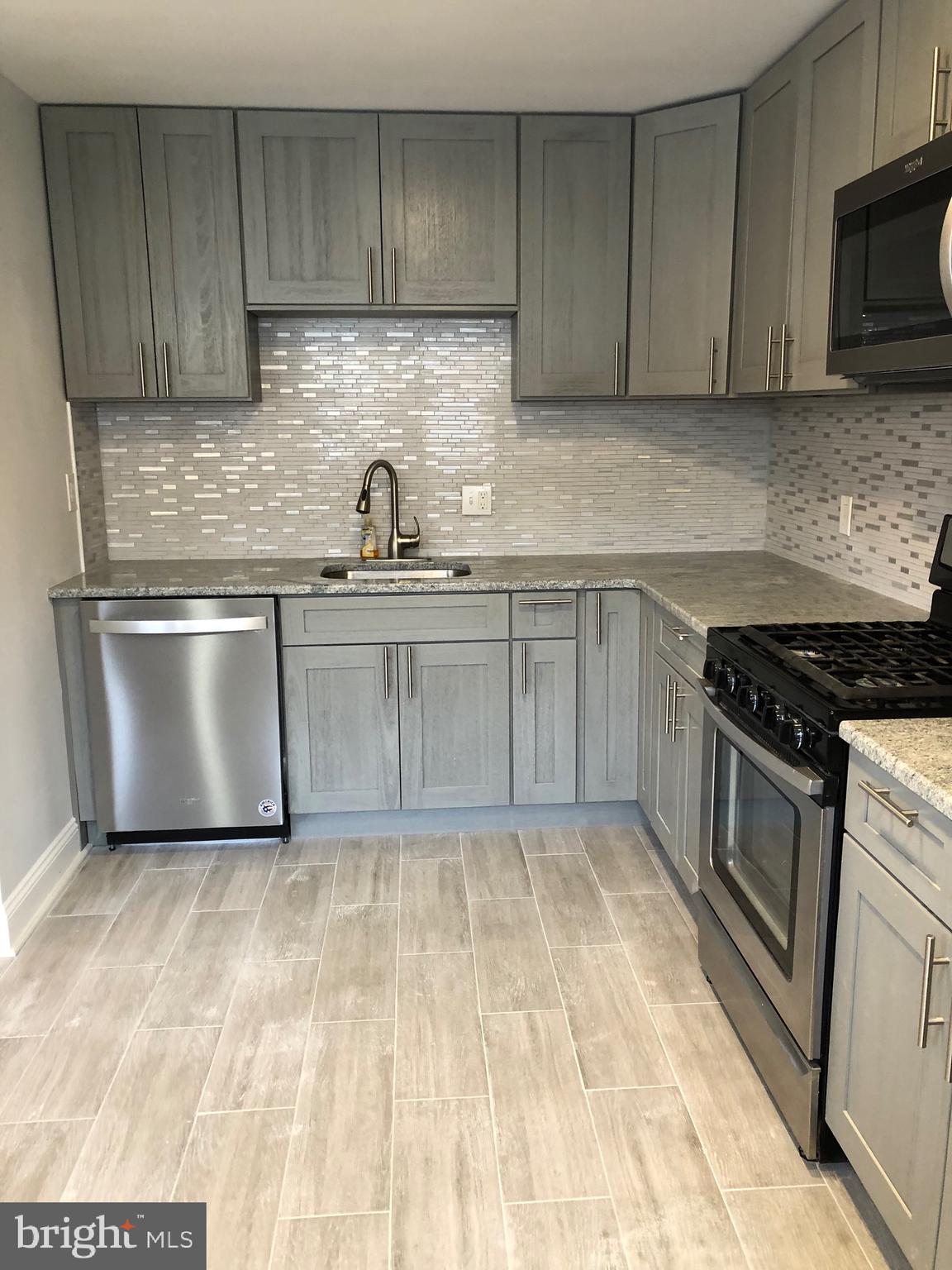 PARKWOOD - Residential Lease