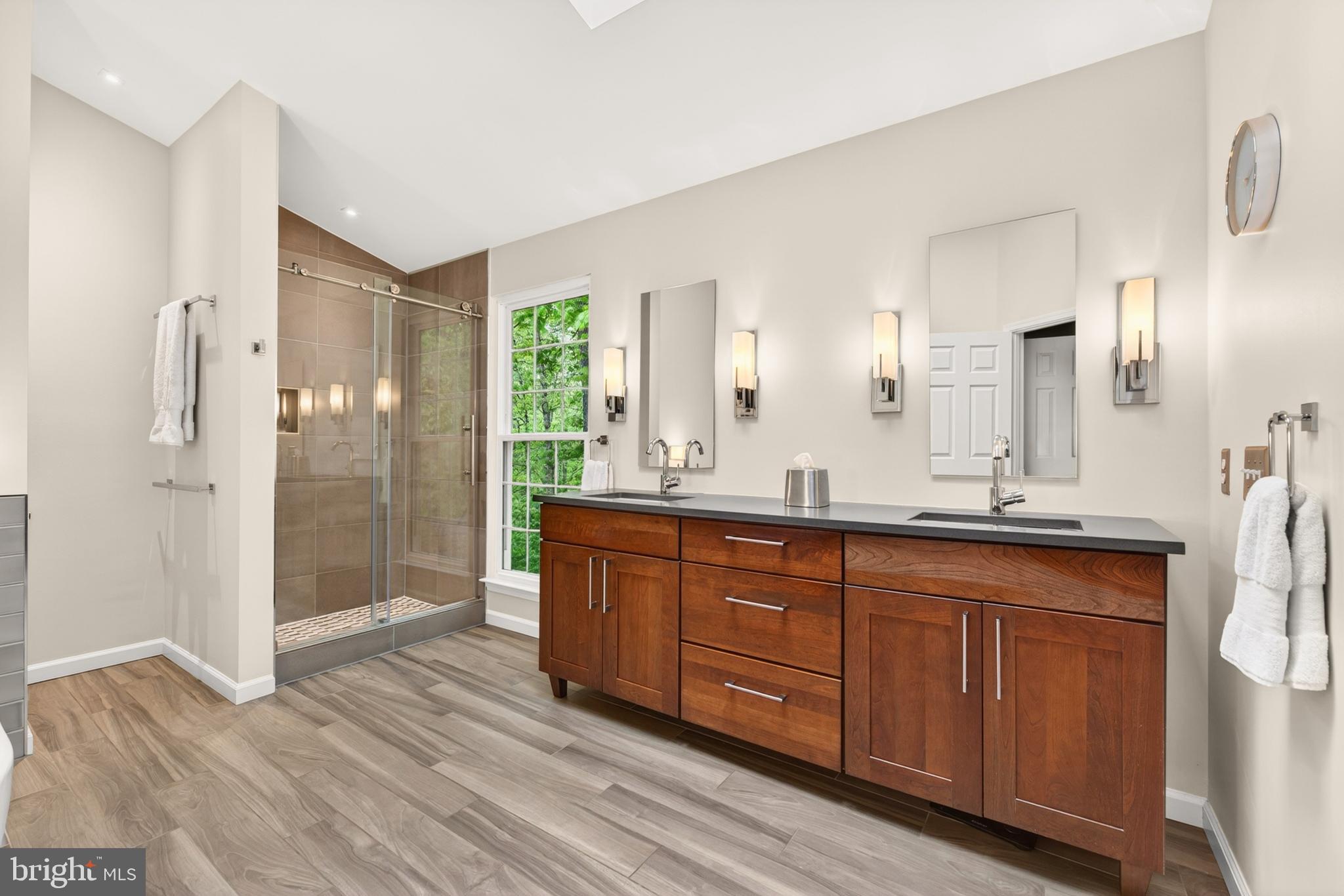DRANESVILLE ESTATES - Residential