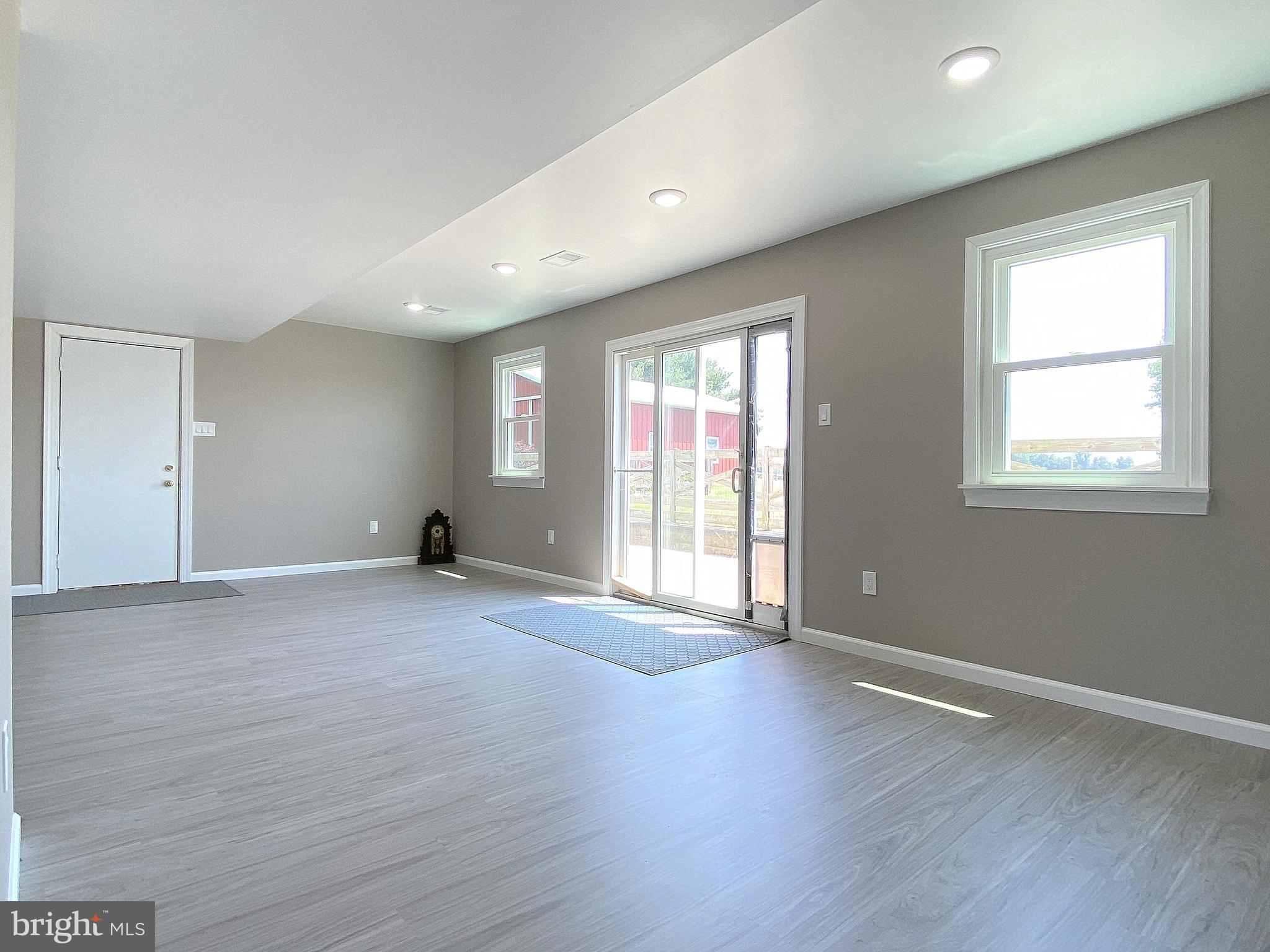 HAMPSTEAD - Residential