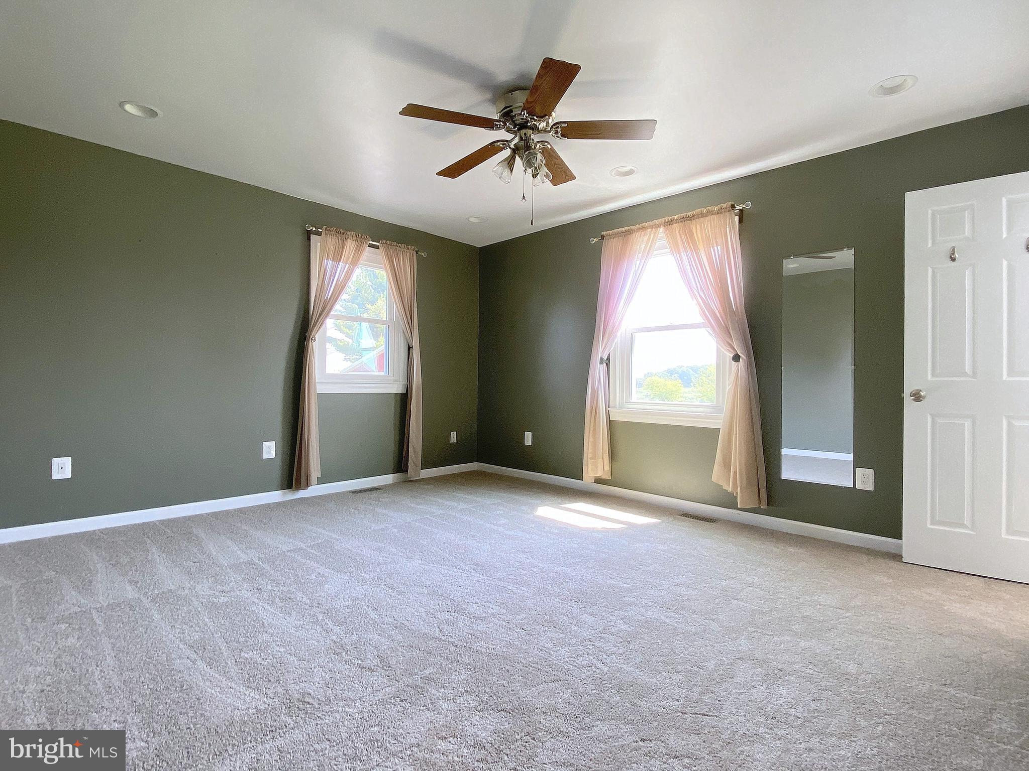 HAMPSTEAD - Residential