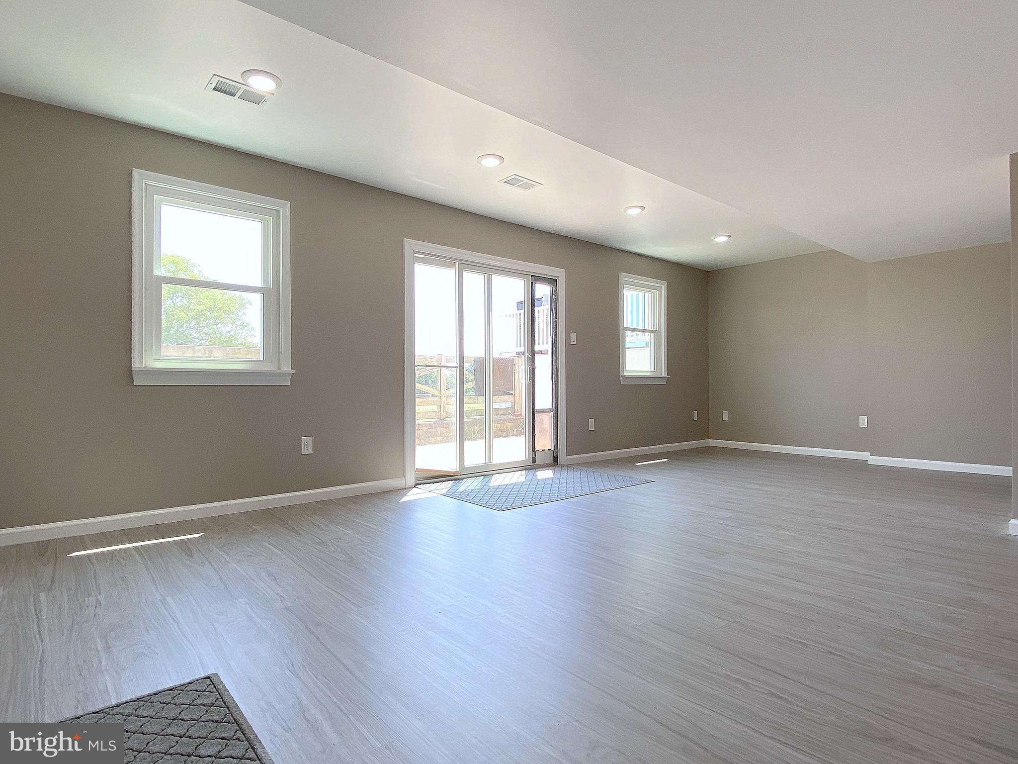 HAMPSTEAD - Residential