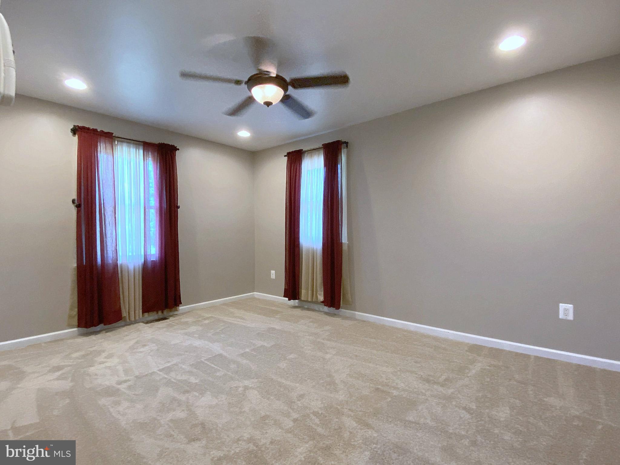 HAMPSTEAD - Residential