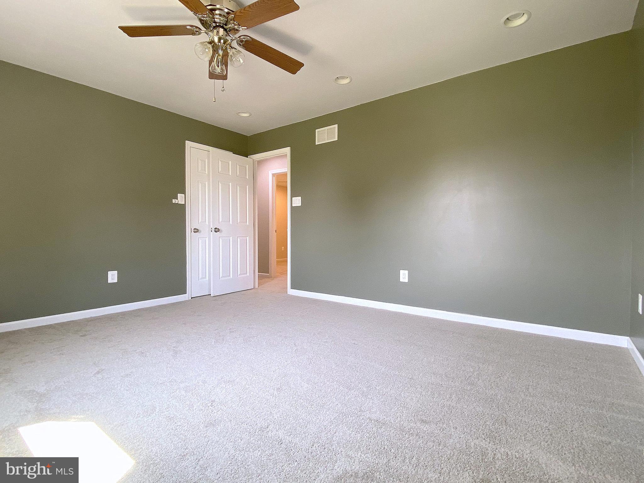 HAMPSTEAD - Residential