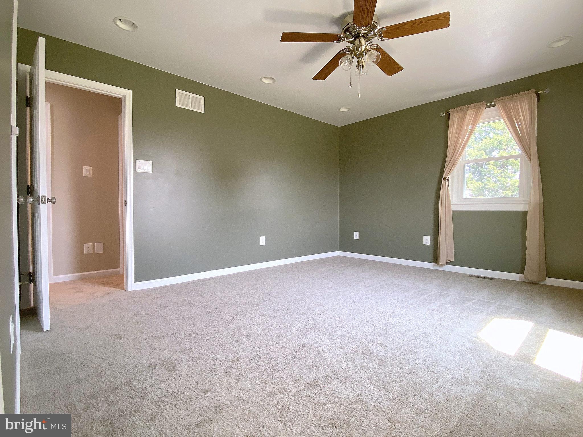 HAMPSTEAD - Residential